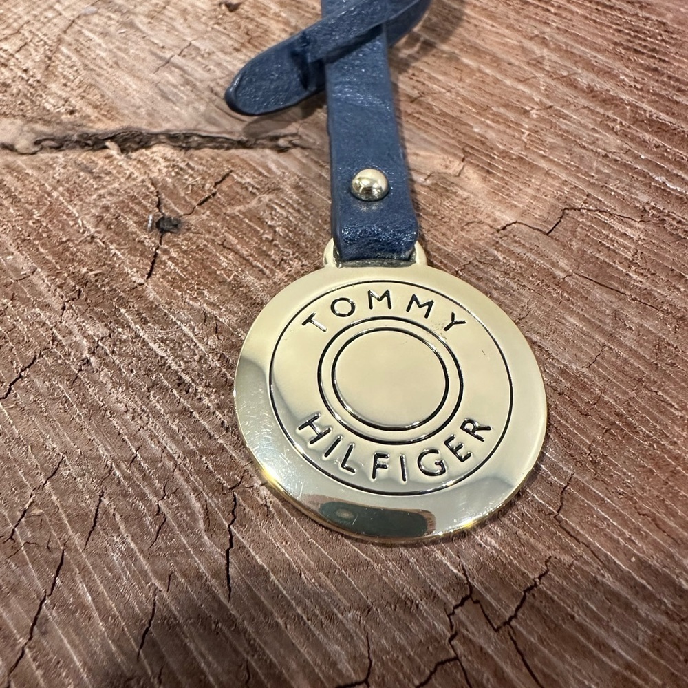 Tommy Hilfiger Gold Medallion purse 👜 tag/charm with Blue Strap